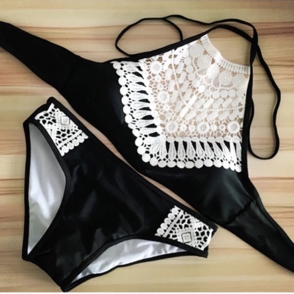 Black and white lace two piece swimsuit - Picture 2 of 7